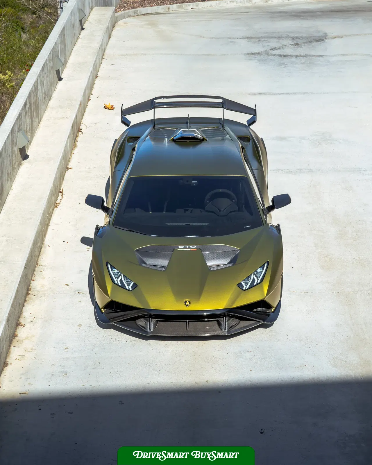 2022 Lamborghini Huracan STO
