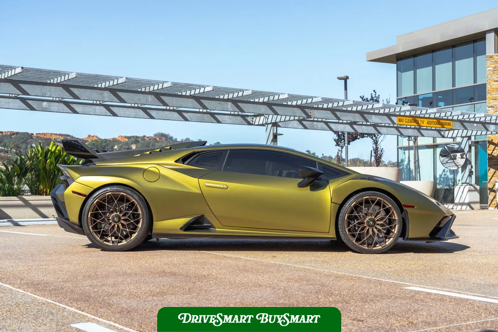 2022 Lamborghini Huracan STO