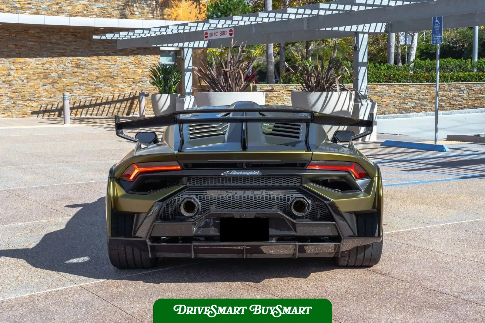 2022 Lamborghini Huracan STO