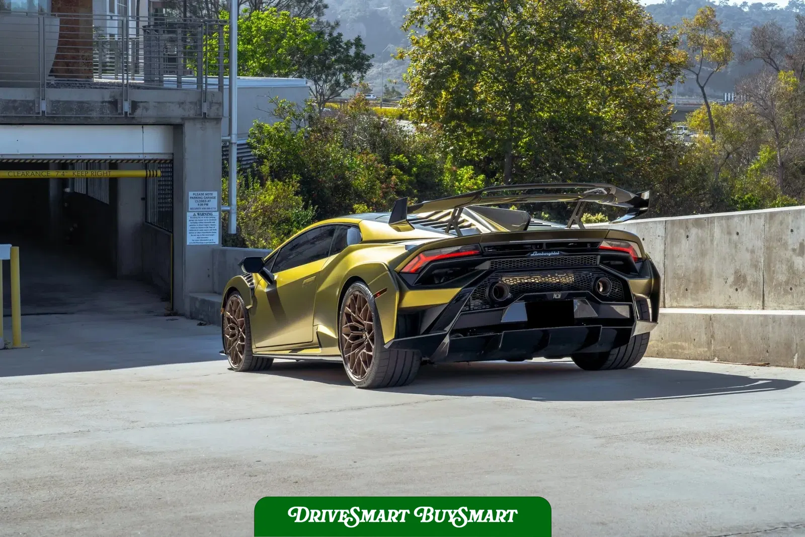 2022 Lamborghini Huracan STO
