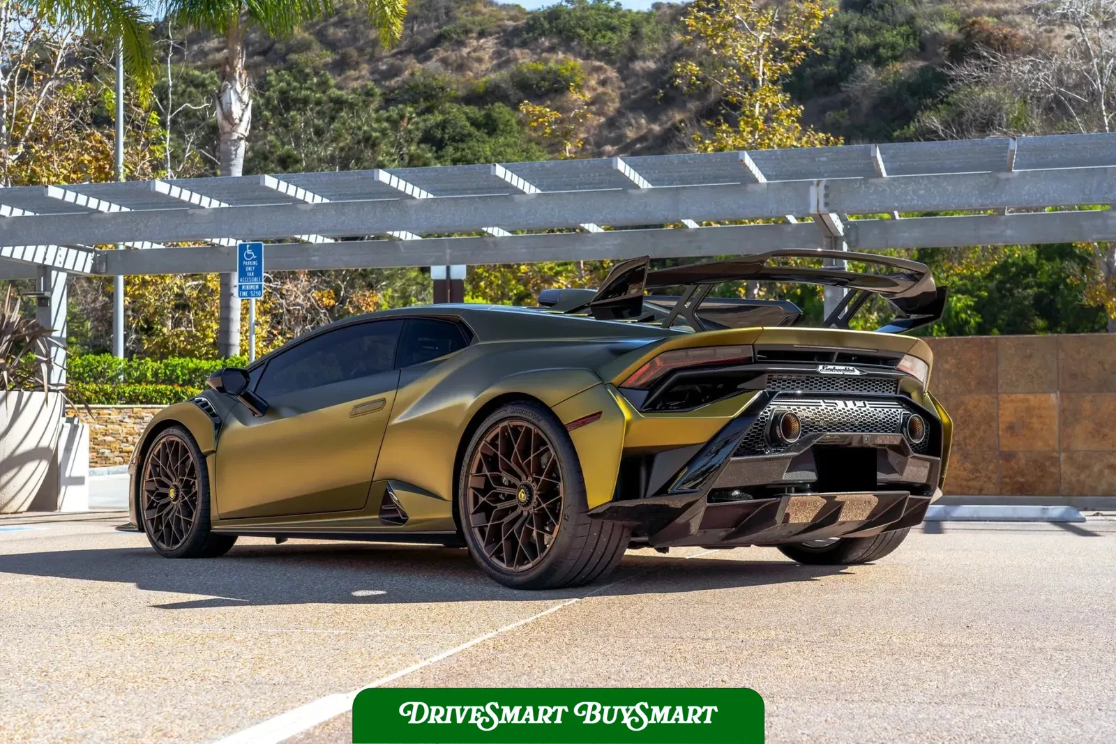 2022 Lamborghini Huracan STO