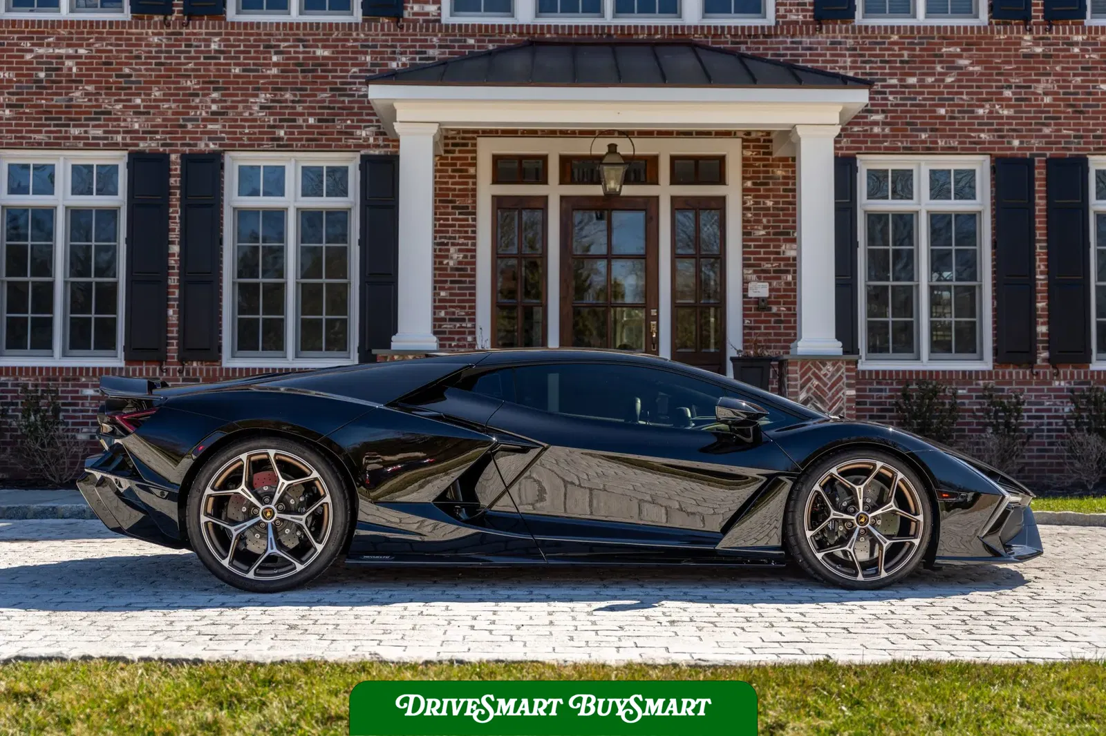2024 Lamborghini Revuelto