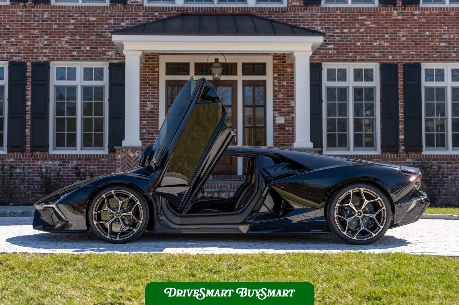 2024 Lamborghini Revuelto