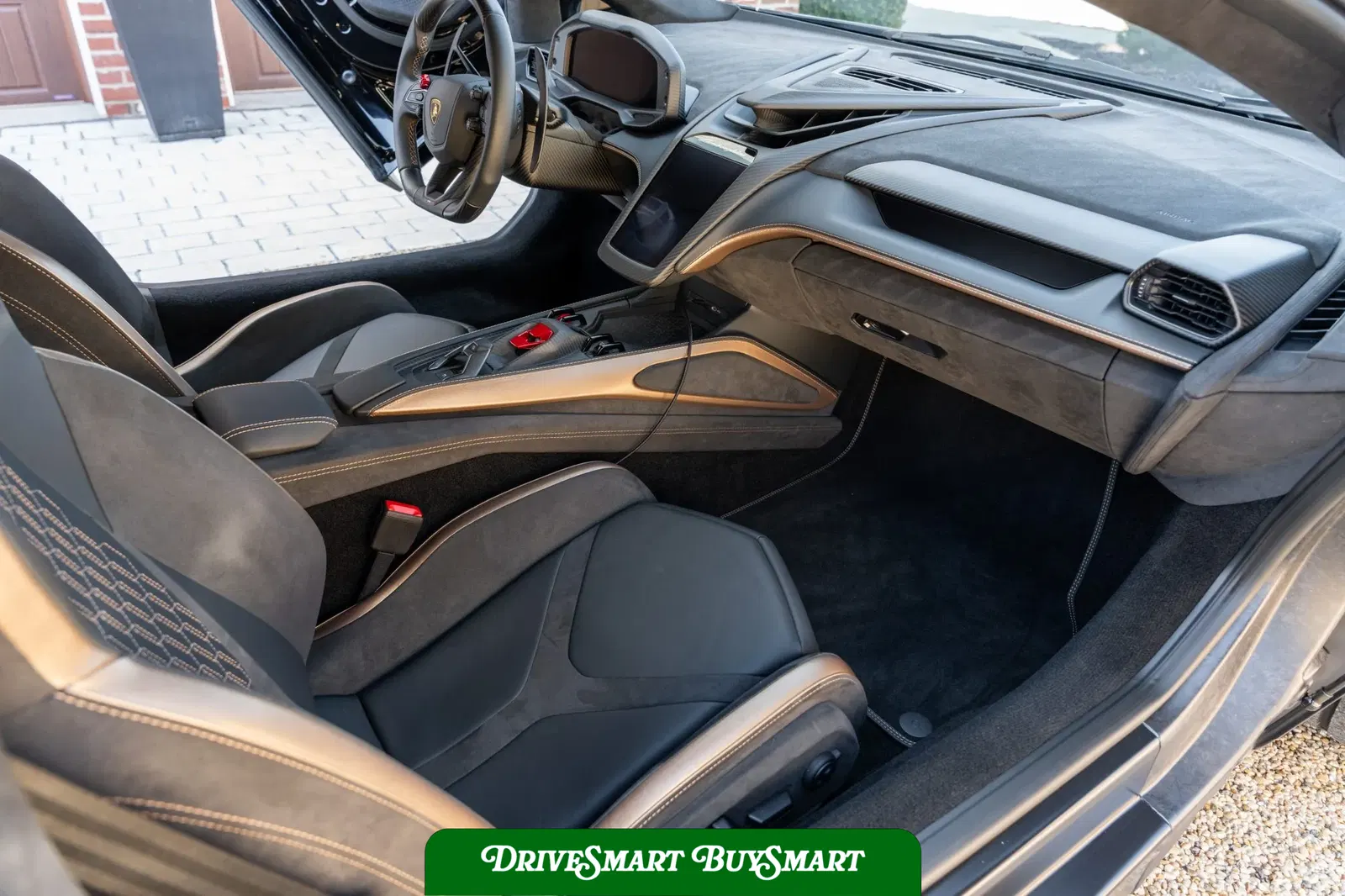 2024 Lamborghini Revuelto
