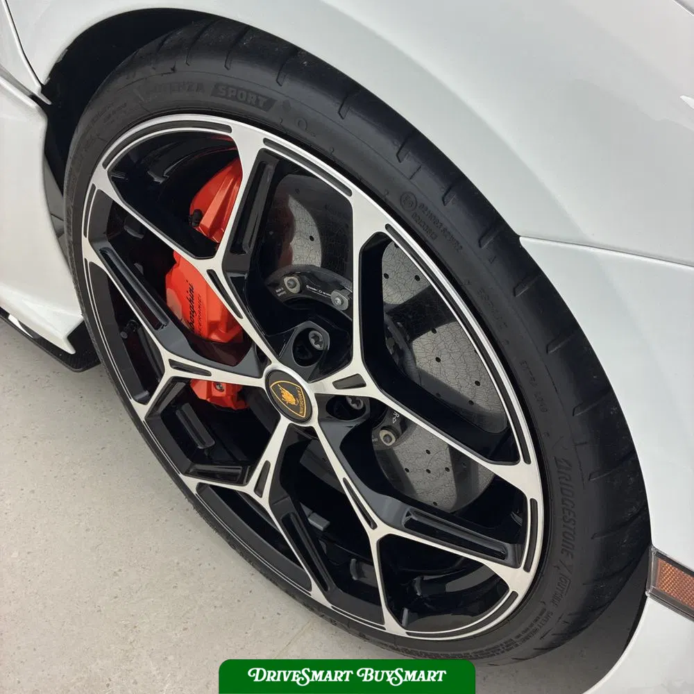 2024 Lamborghini Revuelto Base