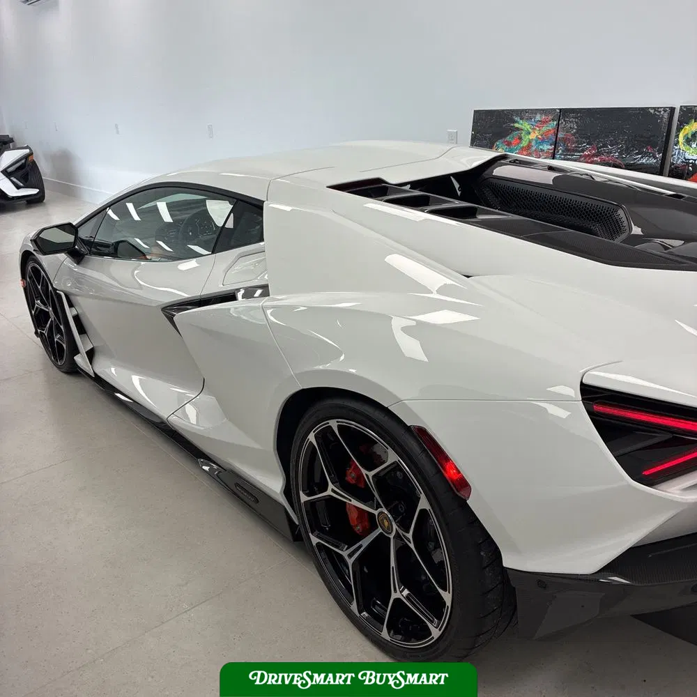 2024 Lamborghini Revuelto Base