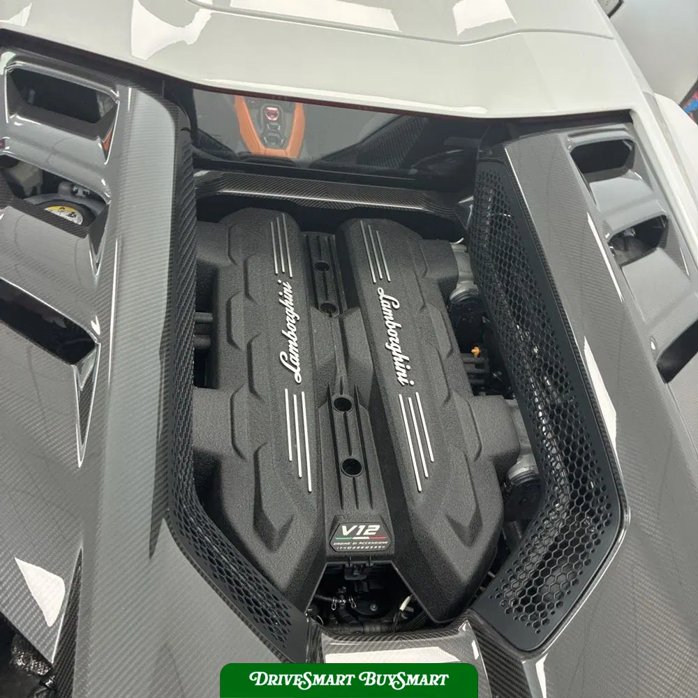 2024 Lamborghini Revuelto Base