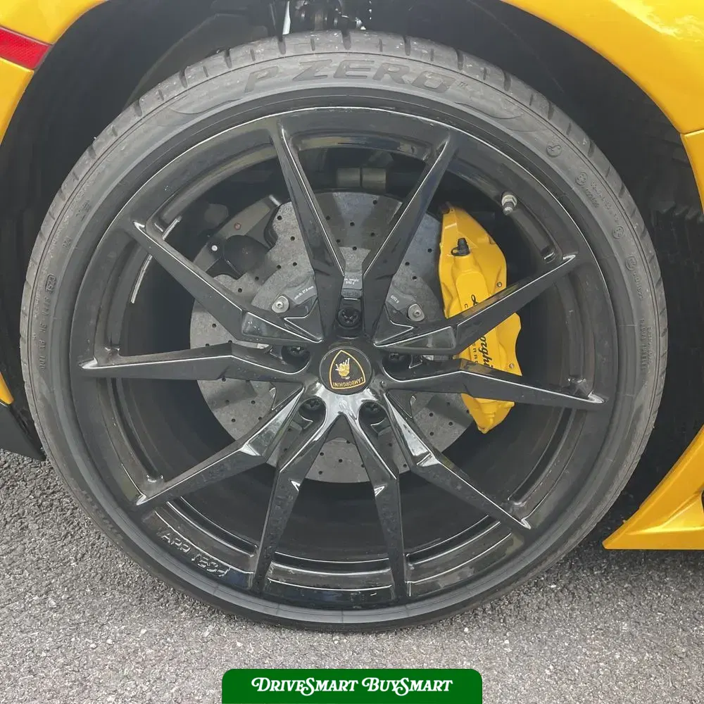 2014 Lamborghini Aventador Base