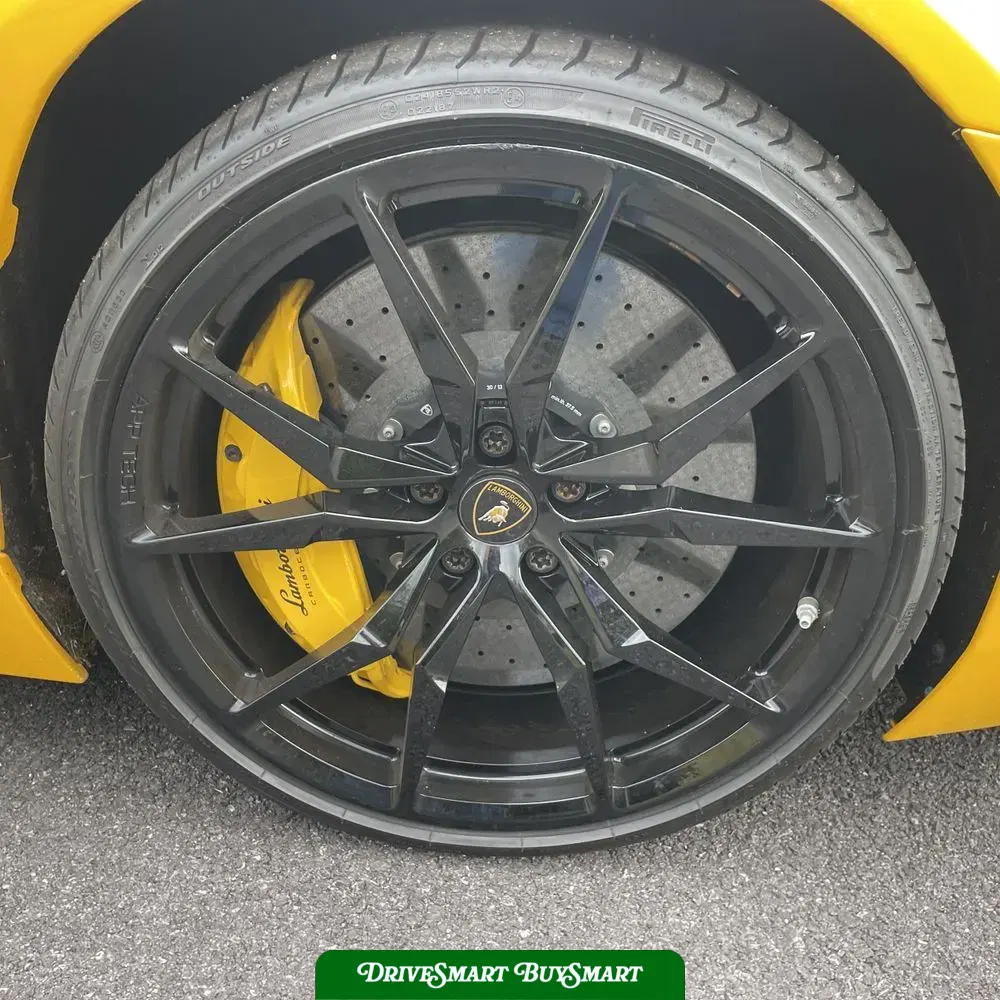 2014 Lamborghini Aventador Base