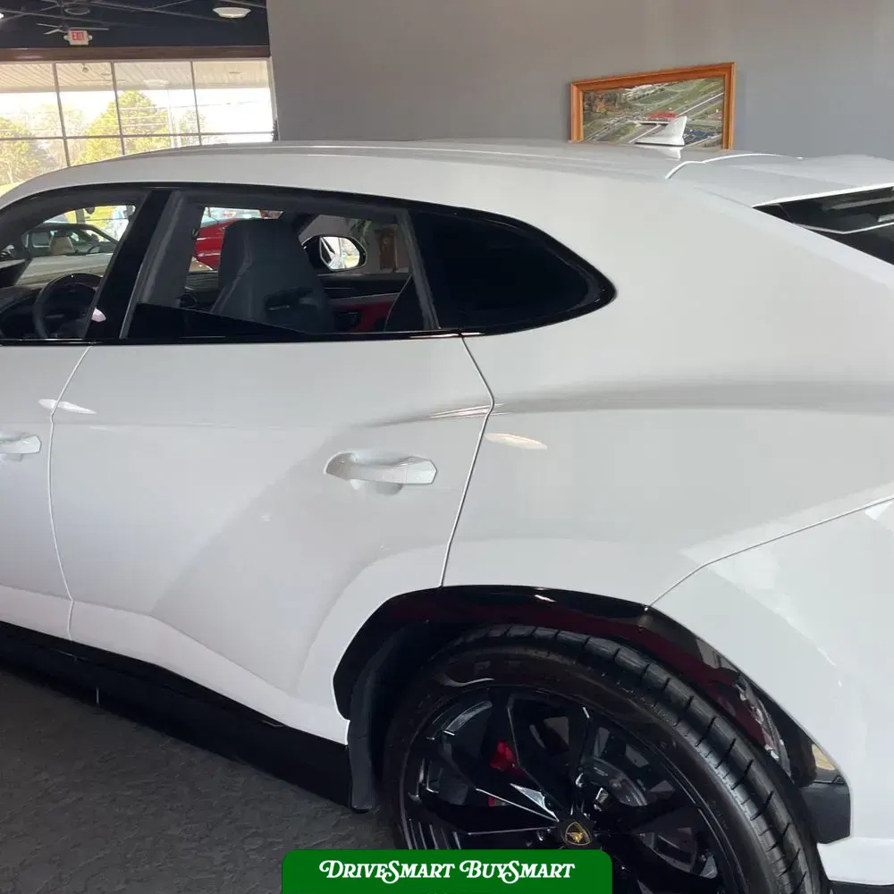 2022 Lamborghini Urus Base