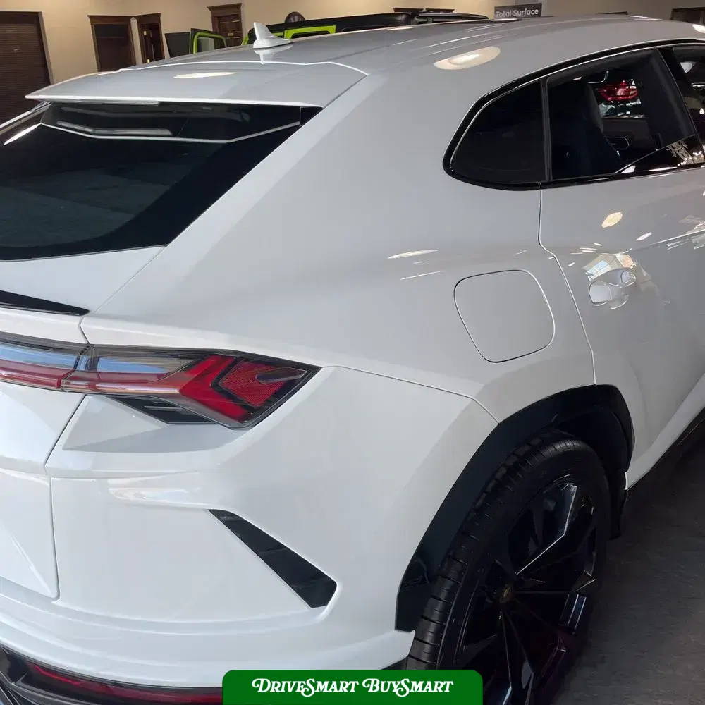 2022 Lamborghini Urus Base