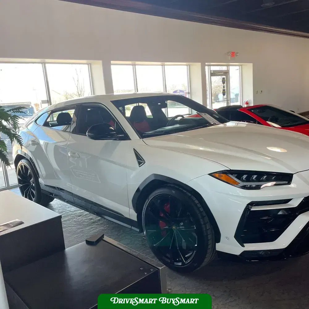 2022 Lamborghini Urus Base
