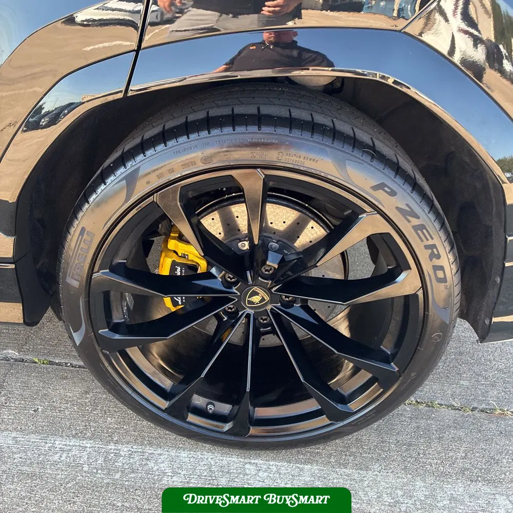 2019 Lamborghini Urus Base