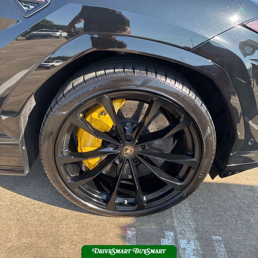 2019 Lamborghini Urus Base