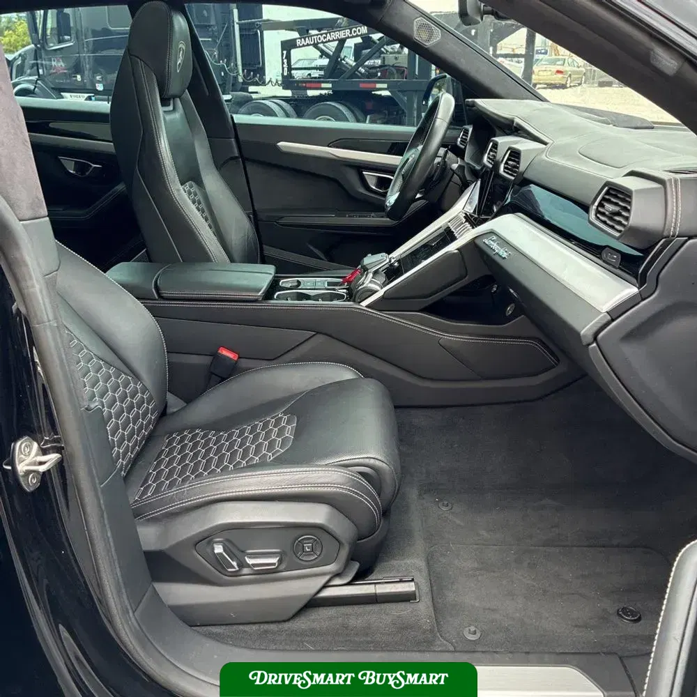 2020 Lamborghini Urus Base