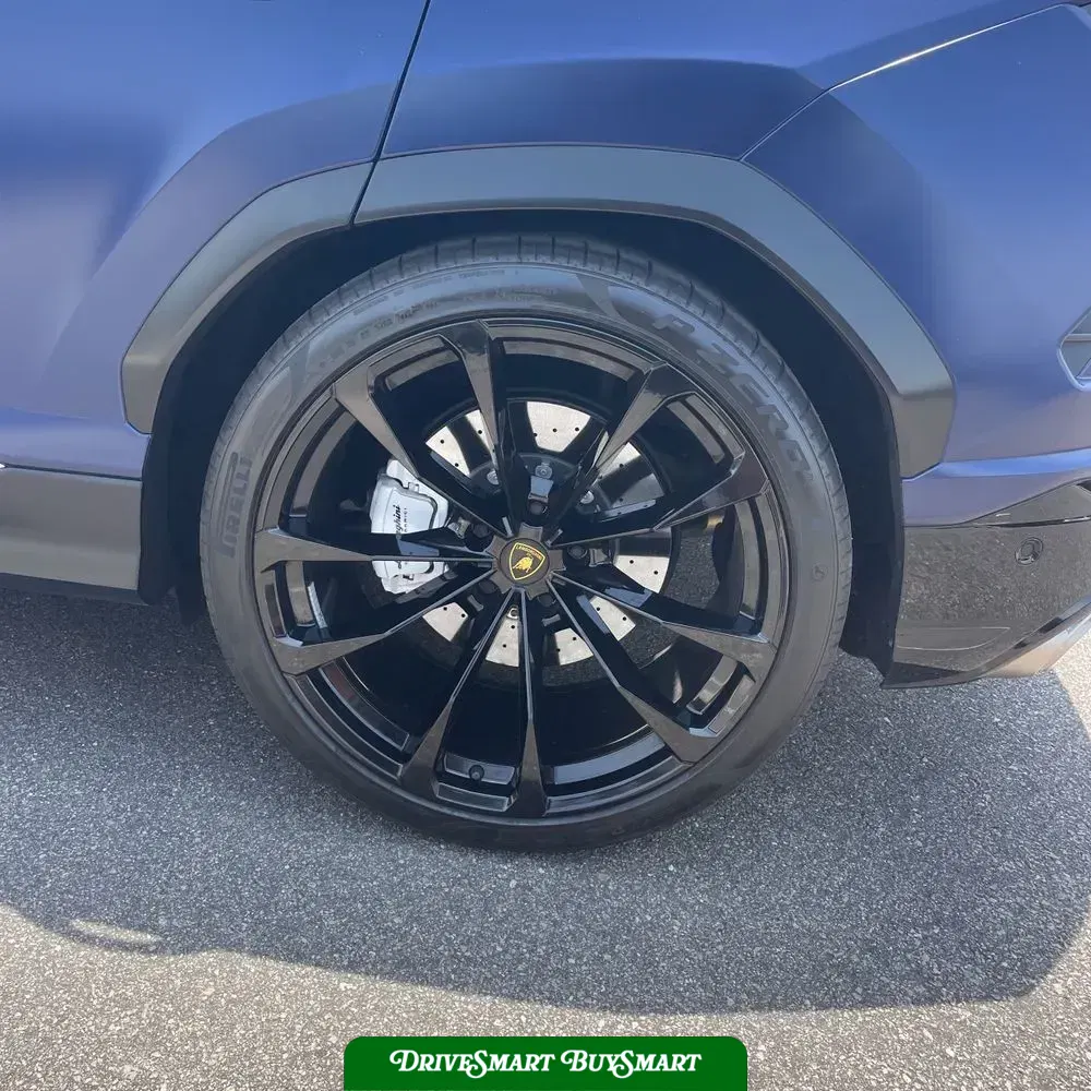 2022 Lamborghini Urus Base