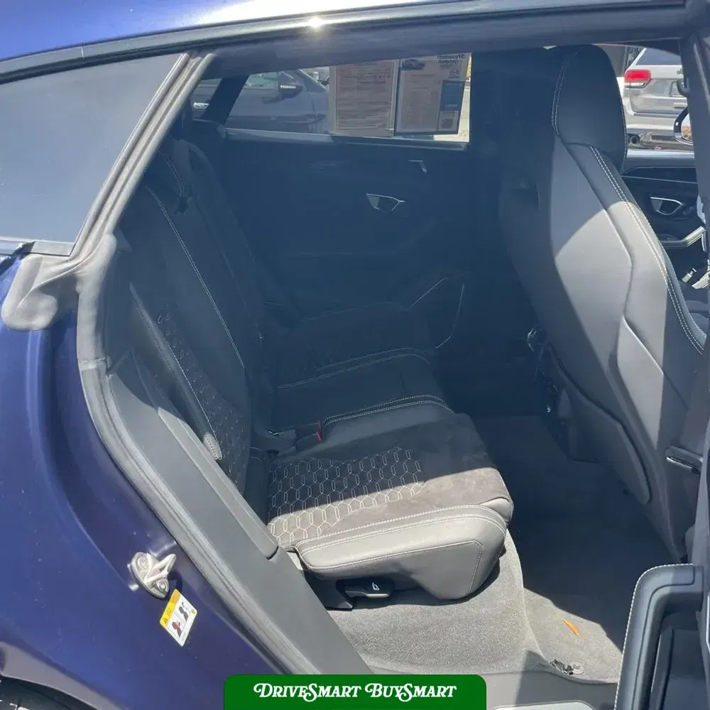 2022 Lamborghini Urus Base