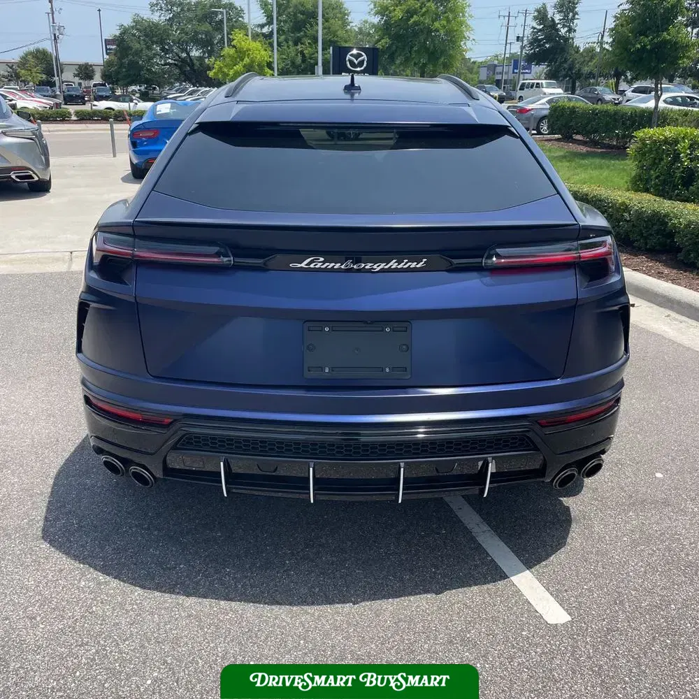 2022 Lamborghini Urus Base