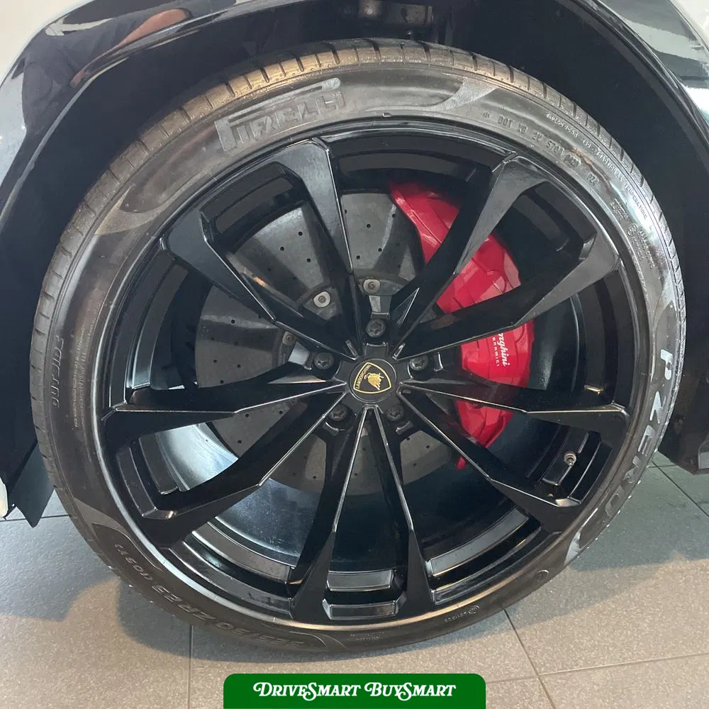 2019 Lamborghini Urus Base