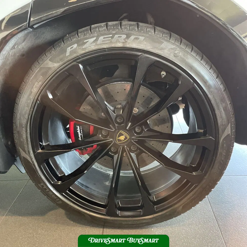 2019 Lamborghini Urus Base
