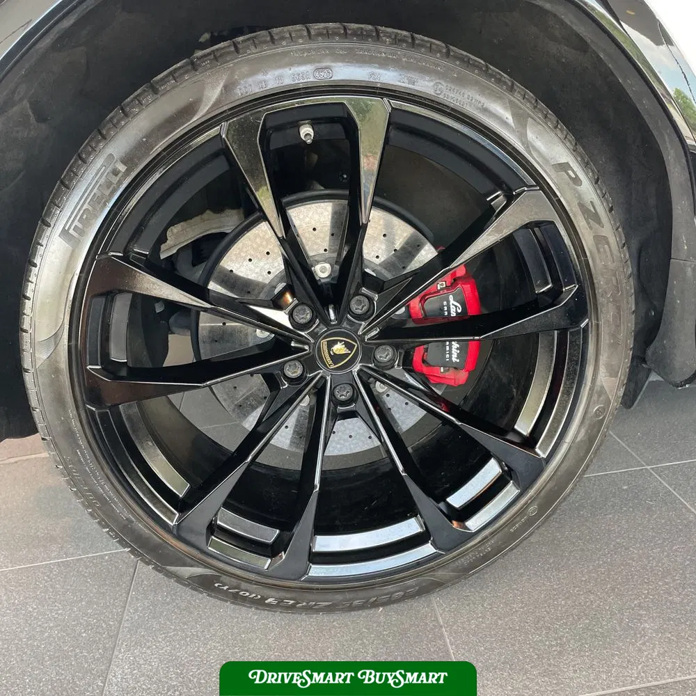 2019 Lamborghini Urus Base