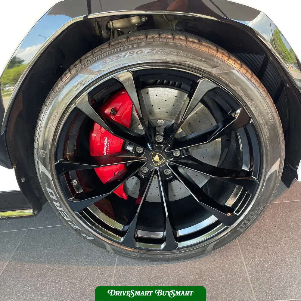 2019 Lamborghini Urus Base