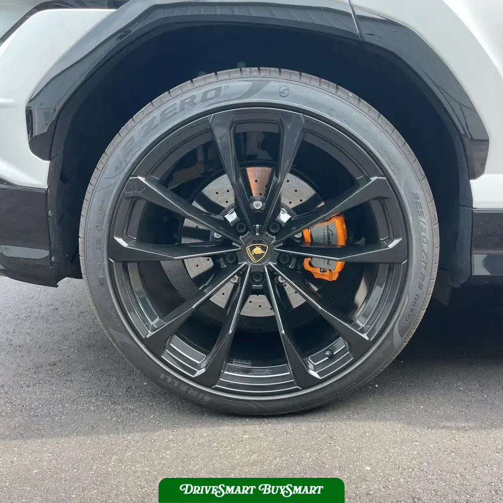 2023 Lamborghini Urus S