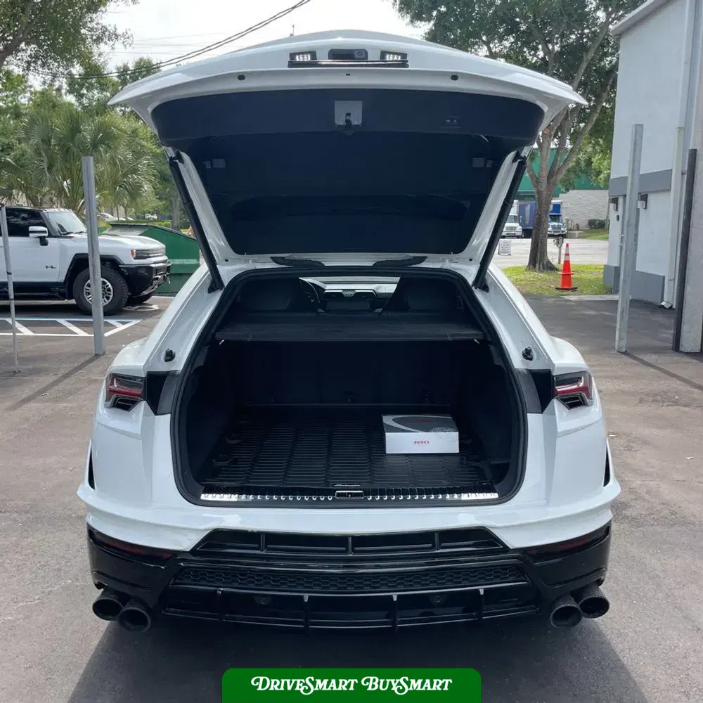 2023 Lamborghini Urus S
