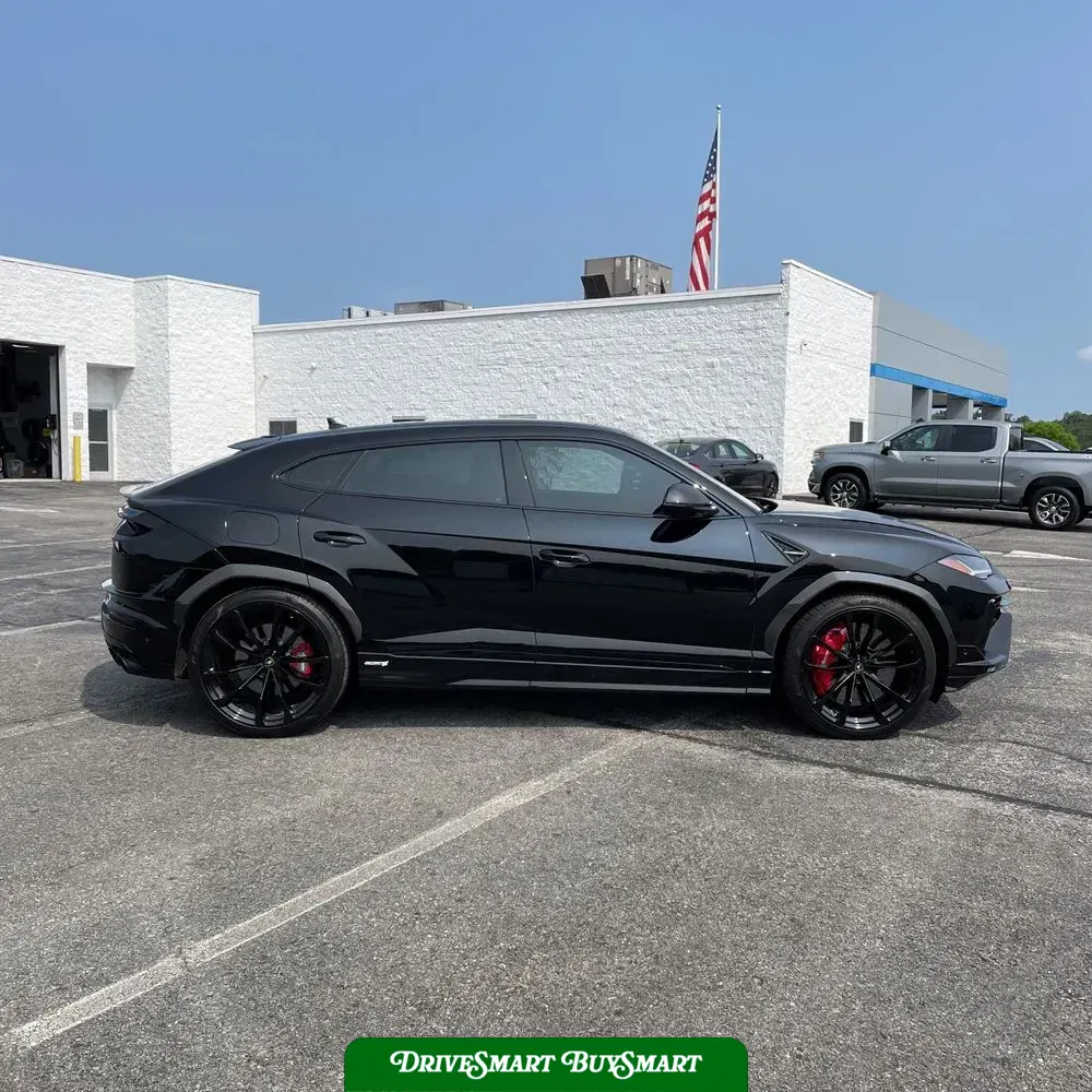 2023 Lamborghini Urus S