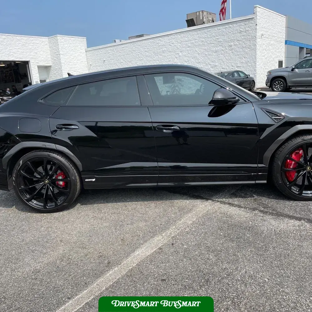 2023 Lamborghini Urus S