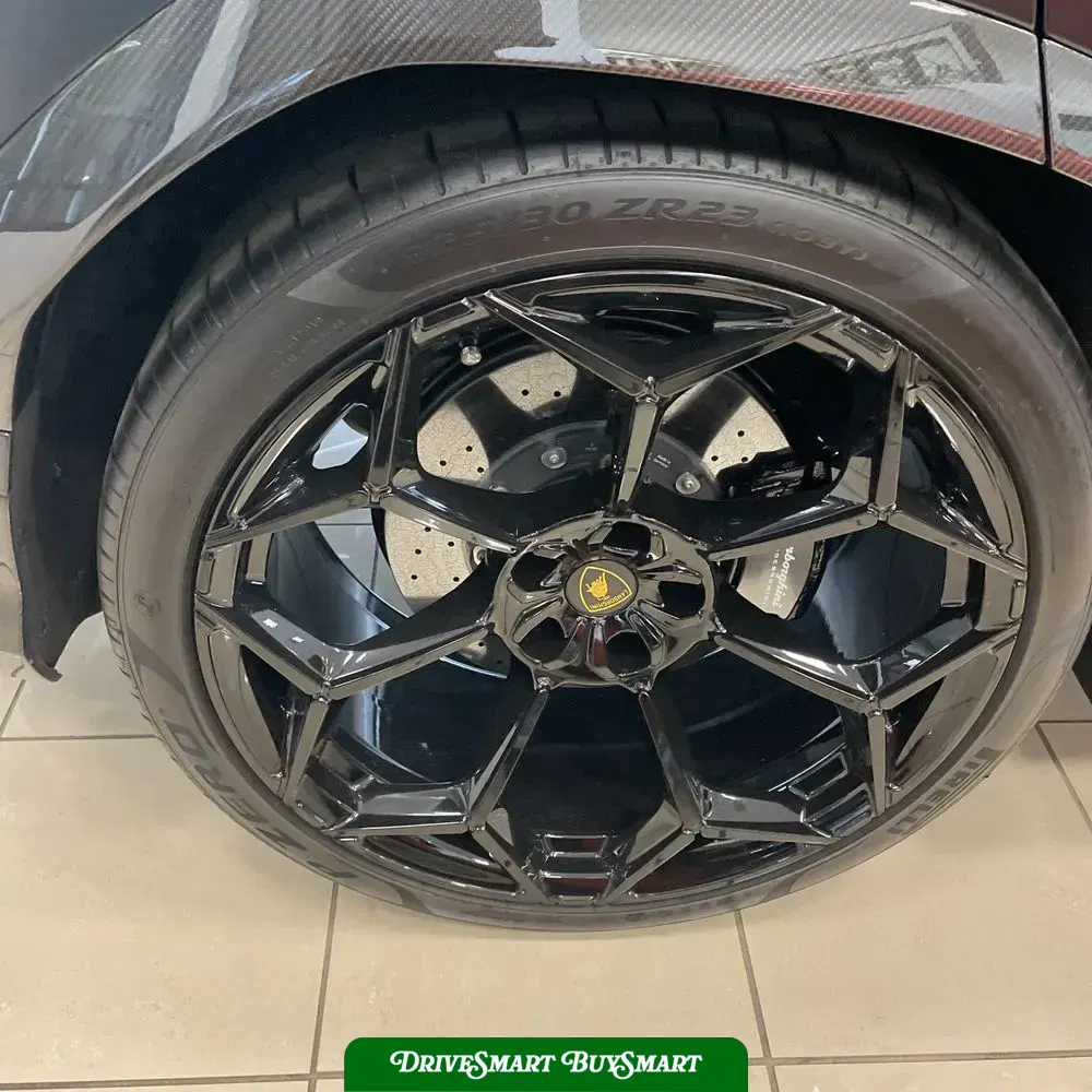 2024 Lamborghini Urus Performante