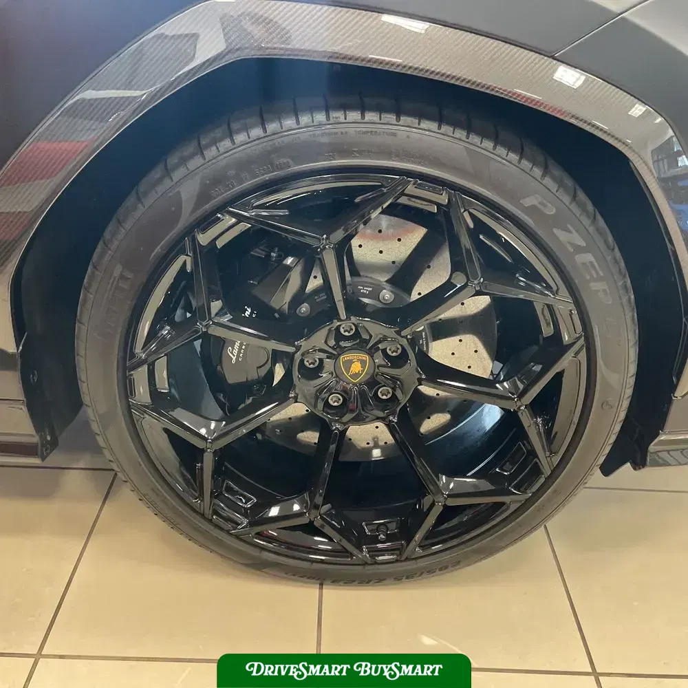 2024 Lamborghini Urus Performante