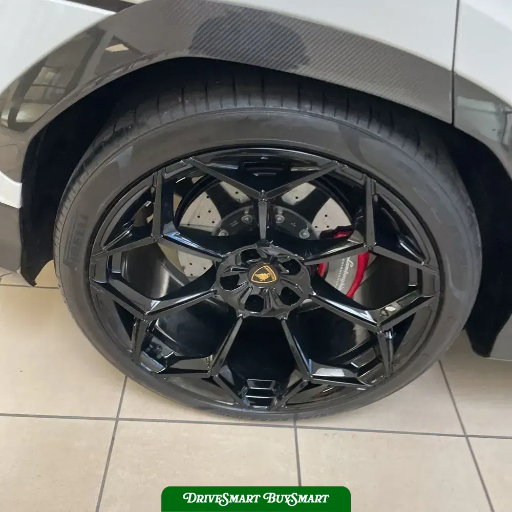2023 Lamborghini Urus Base
