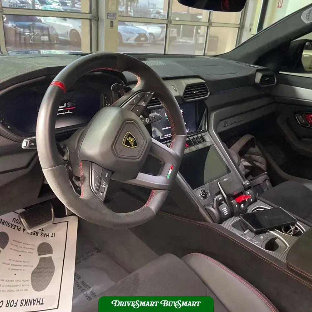 2023 Lamborghini Urus Base