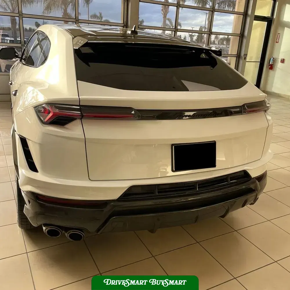2023 Lamborghini Urus Base