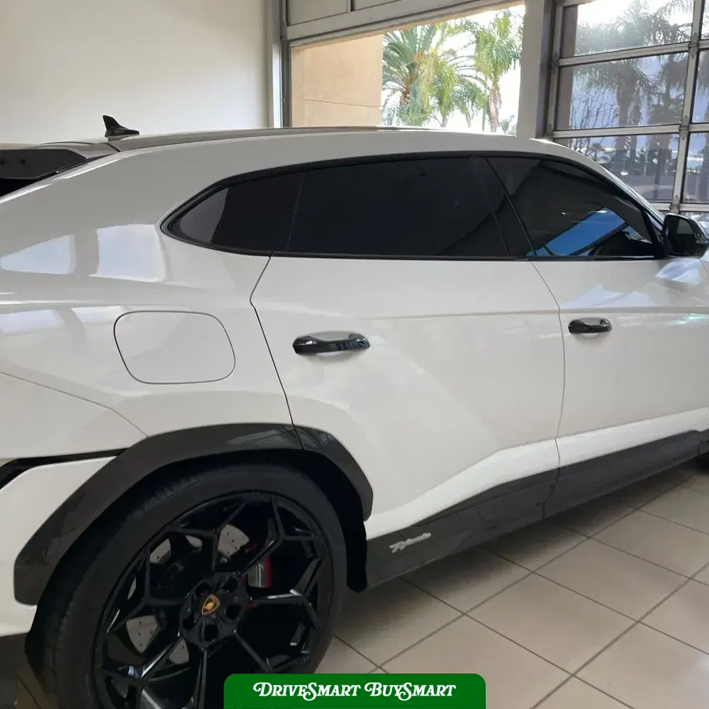 2023 Lamborghini Urus Base
