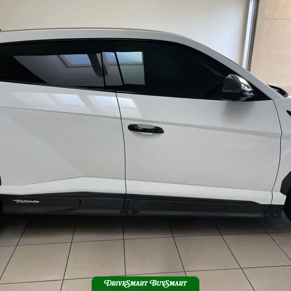 2023 Lamborghini Urus Base