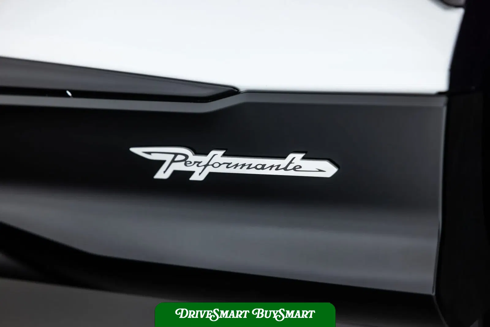 2024 Lamborghini Urus Performante